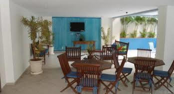 Royal Flat - Pompeu Loureiro *