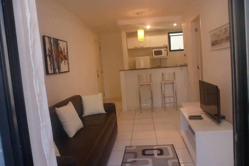 Royal Flat - Pompeu Loureiro *